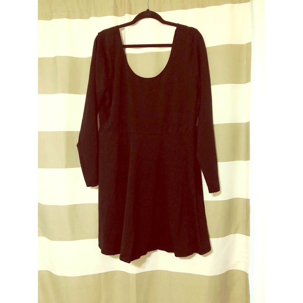 Forever 21 long sleeve back dress